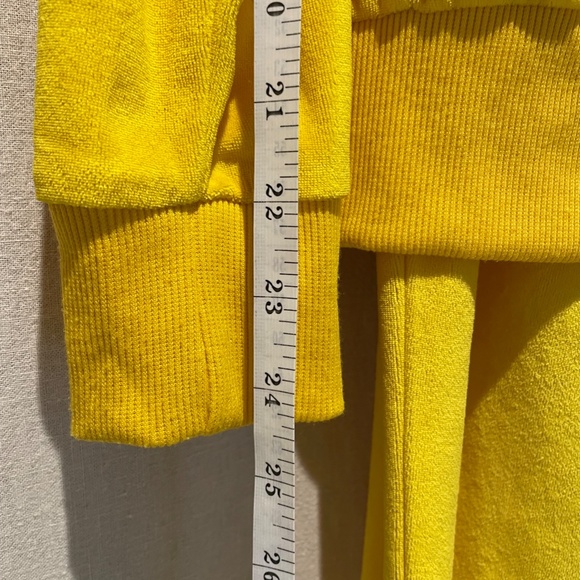 YELLOW VELVET Jogging suit.  Woman, Size Medium.  Soft and stretchy.  So comfy! - Picture 14 of 16